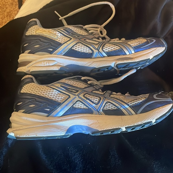 ASICS - Picture 5 of 6